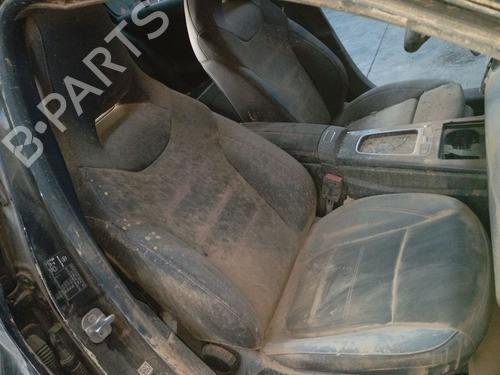 Sikkerhedssele bag højre MERCEDES-BENZ A-CLASS (W177) A 200 Mild-Hybrid (177.087) | BP32372425I28