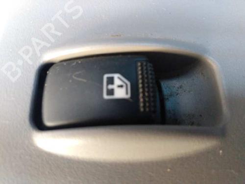 Used Left rear window switch KIA SORENTO I (JC) 2.5 CRDi 4WD (140 hp) 4863901