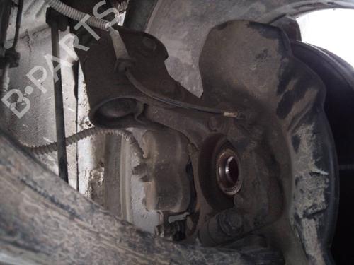 Used Left front steering knuckle HYUNDAI SANTA FÉ II (CM) 2.2 CRDi 4x4 (155 hp) 17492037