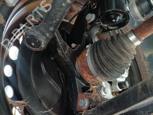 Used Left front steering knuckle Left front steering knuckle FORD TRANSIT Van (FA_ _) 2.4 DI RWD (FAA_, FAB_, FAC_, FAD_) (120 hp) 40499637 40499637
