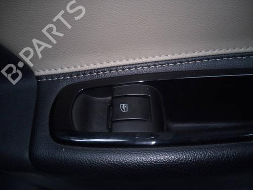 Used Right rear window switch RENAULT KOLEOS I (HY_) 2.0 dCi (HY0K) (150 hp) 17011626