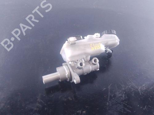 Used Brake master cylinder TOYOTA AURIS (_E18_) 1.4 D-4D (NDE180_, NDE180R) (90 hp) 27479352