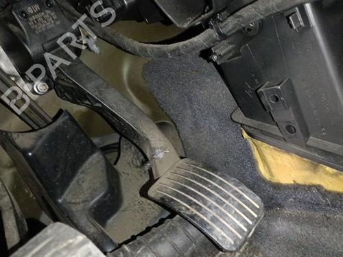 Pédale PEUGEOT 5008 (0U_, 0E_) 2.0 HDi 150 / BlueHDi 150 (150 hp) 31947316