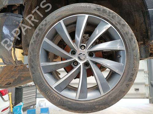 other-skoda-karoq-nu7-nd7-2017-33455422 main image