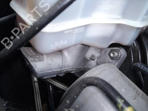 Used Brake master cylinder BMW X1 (E84) sDrive 18 d (143 hp) 12493948