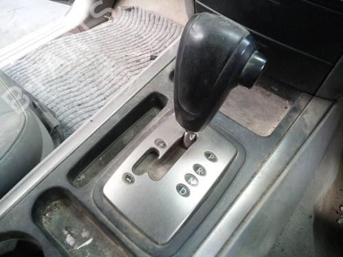 Used Gear lever KIA SORENTO I (JC) 2.5 CRDi 4WD (140 hp) 18485487