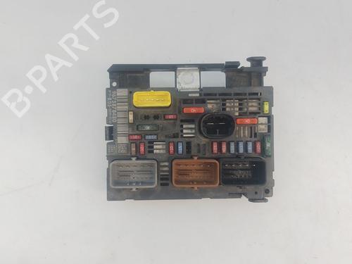Used Fuse box Fuse box PEUGEOT 308 I (4A_, 4C_) 1.6 HDi (114 hp) 39973854 39973854