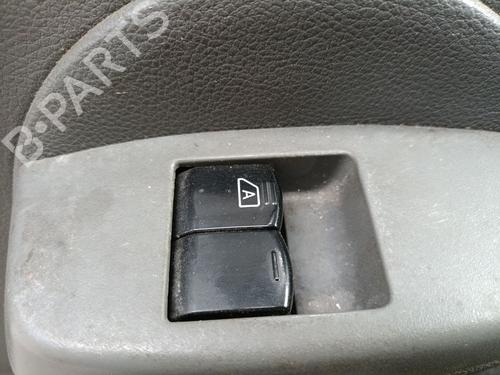 Pulsantiera anteriore sinistra Pulsantiera anteriore sinistra NISSAN NV200 / EVALIA Bus 1.5 dCi 90 (M20, M20M) (90 hp) 37516751 37516751