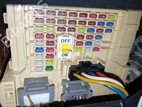 Used Fuse box HYUNDAI KONA (OS, OSE, OSI) 1.0 T-GDi (120 hp) 30831682