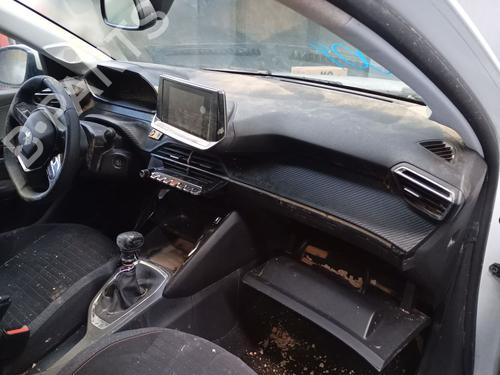 Dashboard PEUGEOT 208 II (UB_, UP_, UW_, UJ_) 1.5 BlueHDI 100 | BP31170164C46