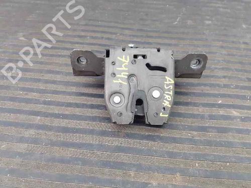 Used Tailgate lock OPEL ASTRA J (P10) [2009-2016]  5854044