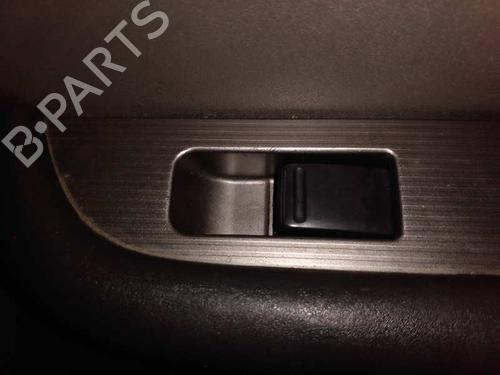 Used Right rear window switch NISSAN X-TRAIL I (T30) [2001-2013]  4863924