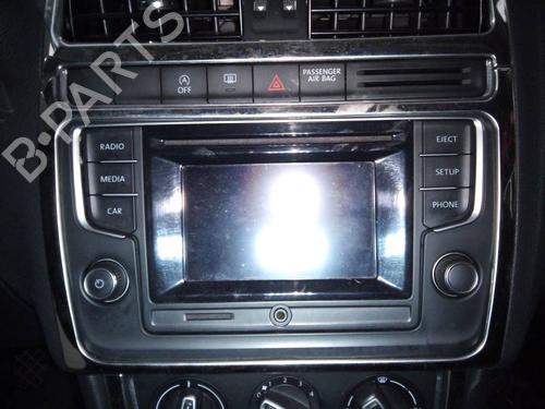 Used Radio VW POLO V (6R1, 6C1) 1.4 TDI (90 hp) 11385516