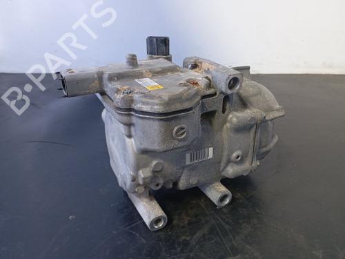 AC-Kompressor TOYOTA YARIS (_P13_) 1.5 Hybrid (NHP130_, NHP130) (101 hp) 28143159