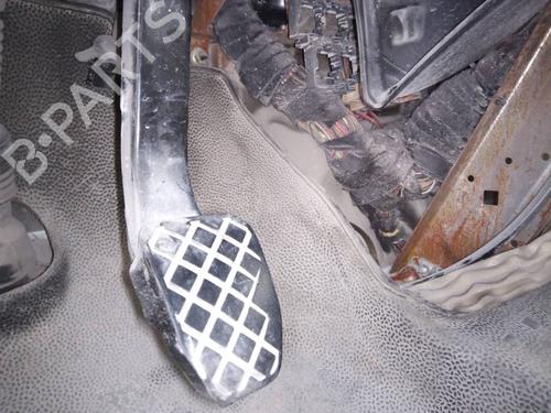 Used Break pedal VW TRANSPORTER T5 Van (7HA, 7HH, 7EA, 7EH) 2.5 TDI (130 hp) 10992607