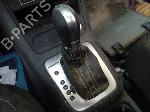 Used Gear lever VW TIGUAN (5N_) 2.0 TDI 4motion (140 hp) 7415518
