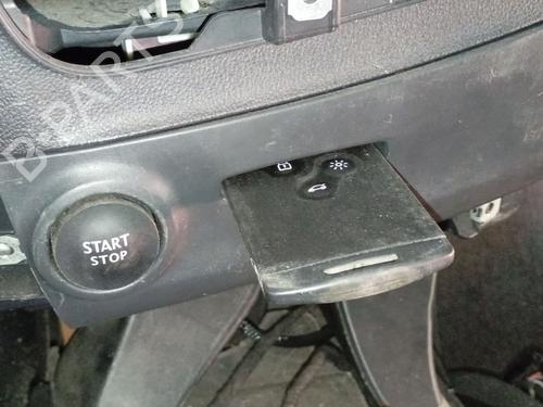 electronic-module-renault-clio-iv-bh_-2012-2013-2014-2015-2016-2017-2018-2019-2020-2021-32044182 main image