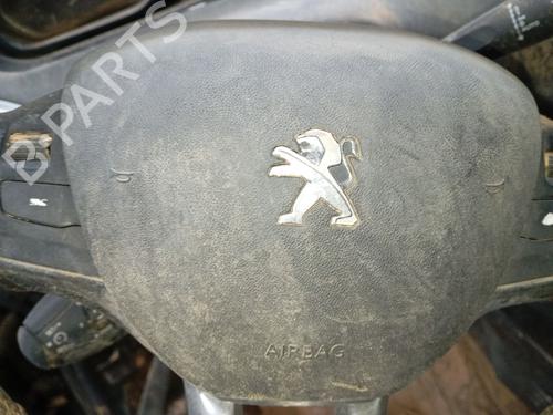 Used Driver airbag PEUGEOT 2008 I (CU_) 1.2 THP 110 / PureTech 110 (110 hp) 31990537