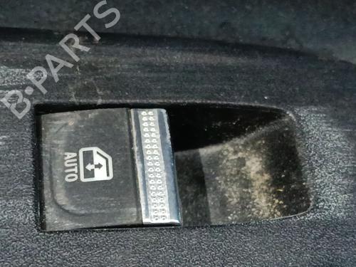 left-rear-window-switch-renault-arkana-i-lcm_-ldn_-2019-31990561 main image
