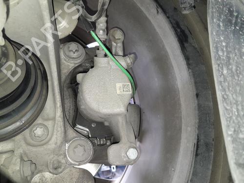 Used Left front brake caliper BMW X1 (F48) sDrive 18 d (150 hp) 30721158