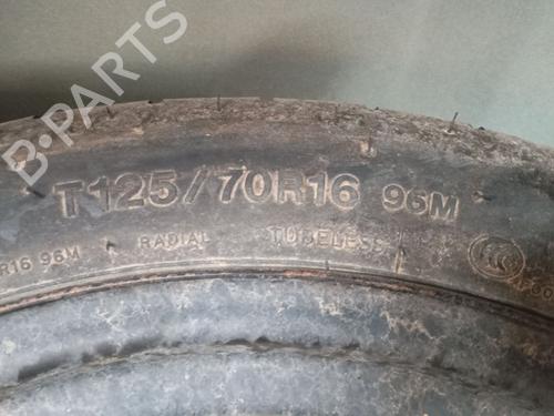 Używane Zestaw narzędzi / podnośnik SEAT ARONA (KJ7, KJP) 1.0 TSI (95 hp) 29935454