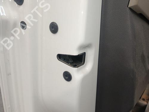 front-left-lock-vw-multivan-t7-stm-stn-2021-38647094 main image