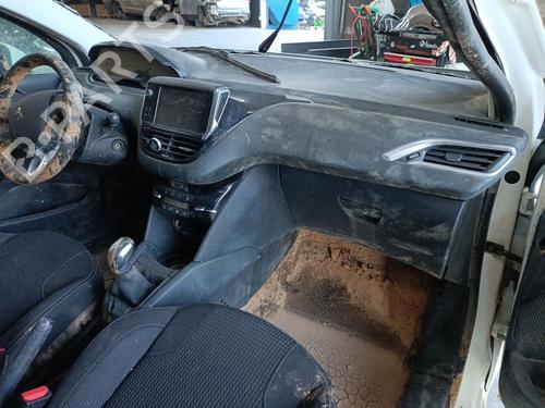 Used Dashboard PEUGEOT 208 I (CA_, CC_) 1.2 VTI 82 (82 hp) 28052237