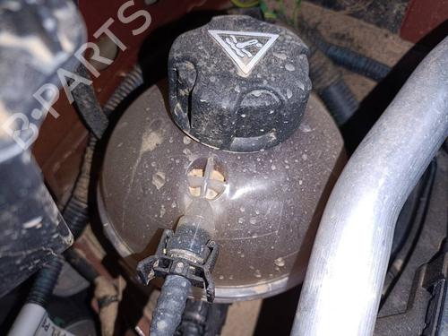 Used Expansion tank PEUGEOT 3008 II SUV (MC_, MR_, MJ_, M4_) [2016-2025]  22780345