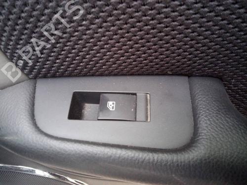 Used Right rear window switch CHEVROLET EPICA (KL1_) 2.0 D (150 hp) 17010969