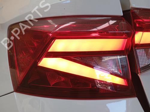 Used Left taillight Left taillight SKODA FABIA IV (PJ3) 1.0 TSI (95 hp) 33543742 33543742