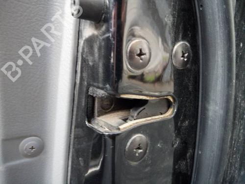 Used Front right lock KIA SORENTO I (JC) 2.5 CRDi 4WD (140 hp) 11381754