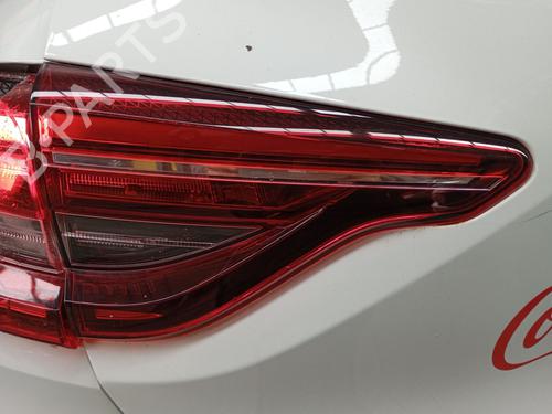 Feu de coffre gauche RENAULT CLIO V (B7_) 1.0 LPG (B7MT) (101 hp) 31885771