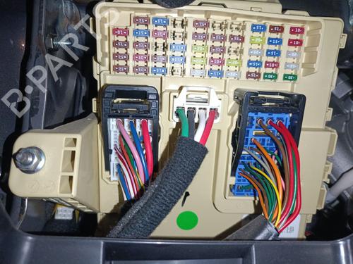 Used Fuse box Fuse box 38264878 38264878