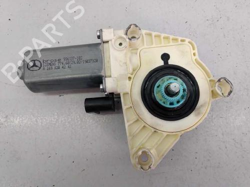 Used Right front window motor MERCEDES-BENZ B-CLASS Sports Tourer (W245) [2005-2011]  5267759