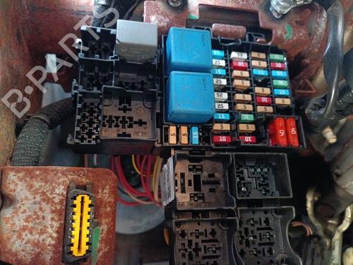 Used Fuse box Fuse box 38593729 38593729