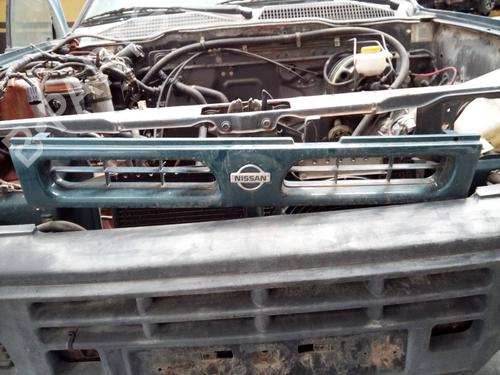 Used Grille NISSAN TERRANO II (R20) [1992-2007]  18603120