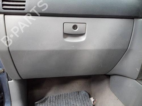 Used Glove box KIA SORENTO I (JC) 2.5 CRDi 4WD (140 hp) 18485475