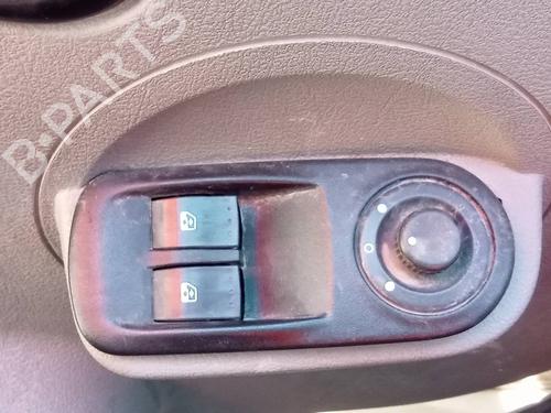 Used Left front window switch NISSAN INTERSTAR Van (X70) [2002-2025]  22389929