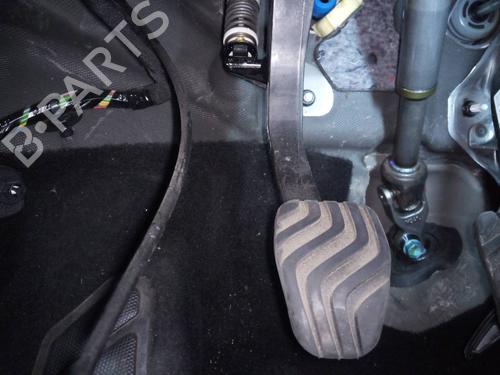 Used Clutch pedal NISSAN QASHQAI II SUV (J11, J11_) 1.3 DIG-T (140 hp) 10974962