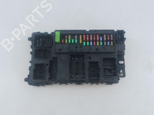 Used Fuse box Fuse box 38801565 38801565
