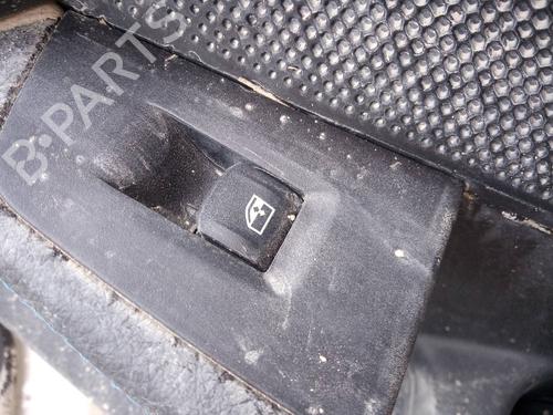 Used Right front window switch BMW 1 (F40) 118 d (150 hp) 17011277