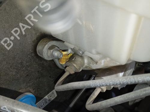 Used Brake master cylinder FIAT 500X (334_) 1.6 (334AXE1A) (110 hp) 27459281