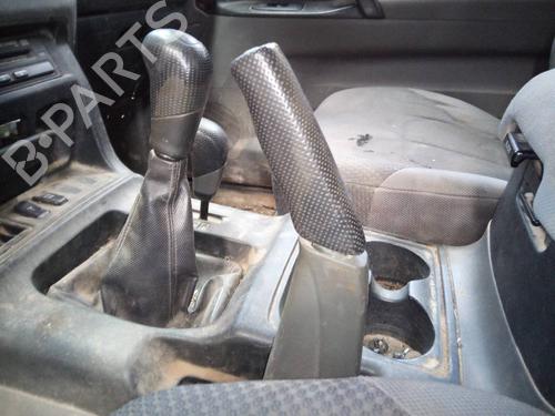 håndbremse MITSUBISHI PAJERO III (V7_W, V6_W) 3.2 Di-D (V68W, V78W) (165 hp) 16588652