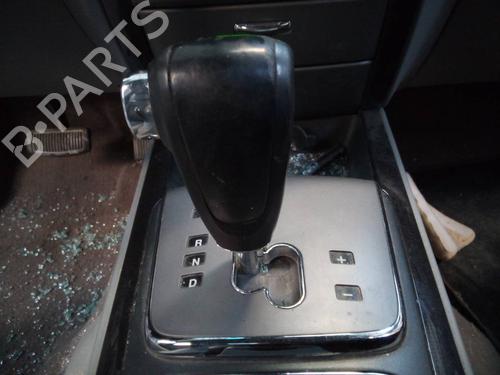 Used Gear lever KIA SORENTO I (JC) 2.5 CRDi (163 hp) 17013873