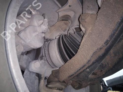 Used Left front steering knuckle MITSUBISHI PAJERO III (V7_W, V6_W) 3.2 Di-D (V68W) (160 hp) 17569423