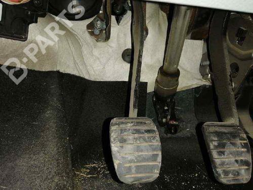 Used Clutch pedal Clutch pedal DACIA SANDERO II 1.5 dCi 75 / Blue dCi 75 (B8JW, B8M4, B8AH, B8M7, B8M6) (75 hp) 8786993 8786993