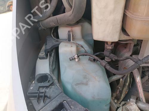 Used Windscreen washer tank Windscreen washer tank 37270142 37270142