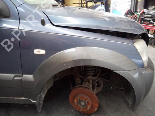 Used Right front fenders KIA SORENTO I (JC) 2.5 CRDi 4WD (140 hp) 18148153