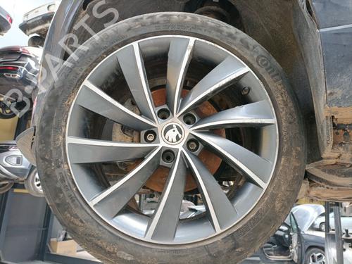 other-skoda-karoq-nu7-nd7-2017-33456503 main image