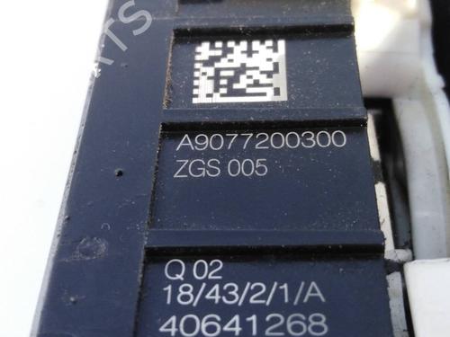 Front right lock MERCEDES-BENZ SPRINTER 3,5-t Van (B906) 311 CDI (906.631, 906.633, 906.635, 906.637) | BP7176481C97 